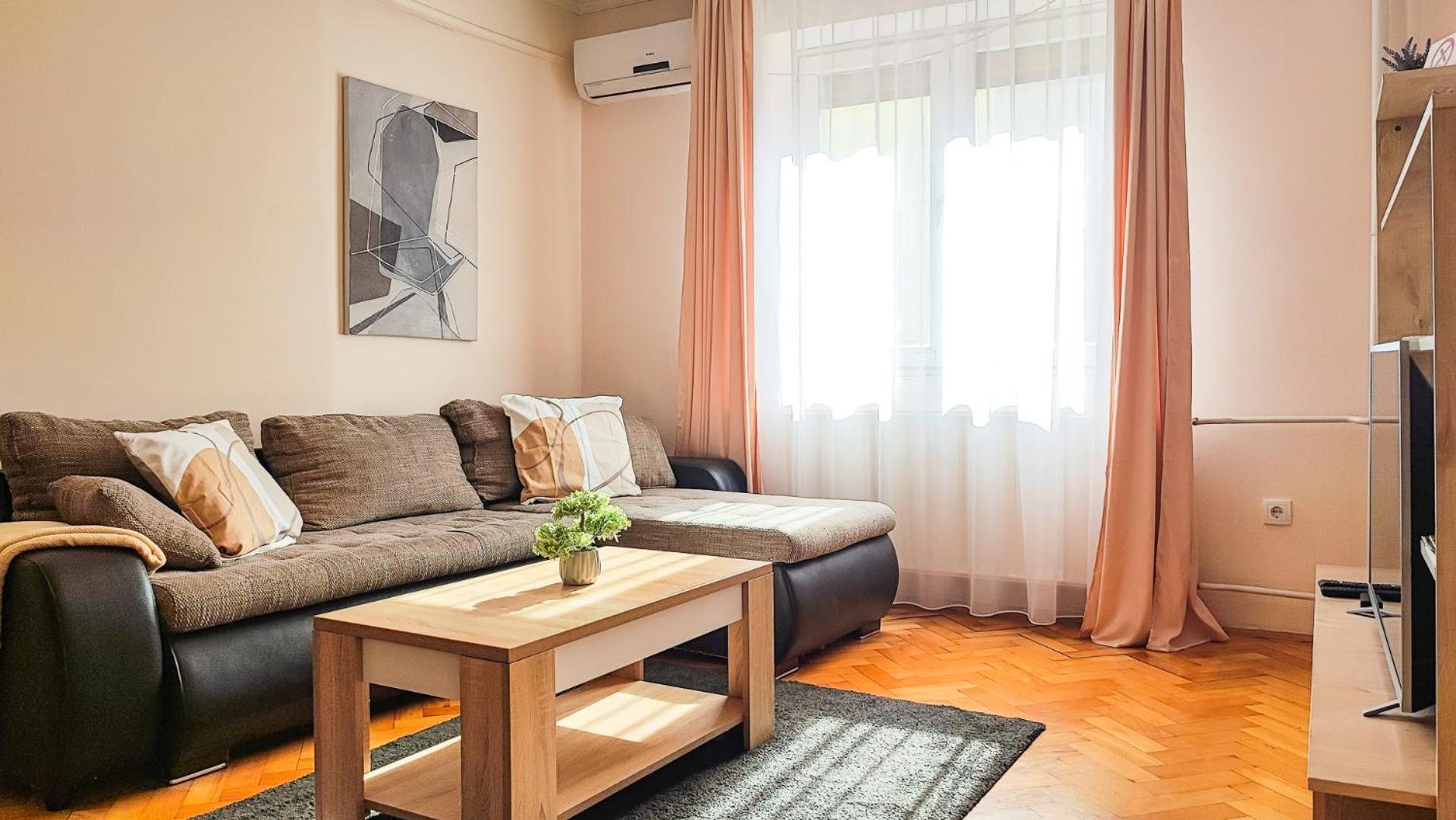 Filinhome Jaksica Suite نوفي ساد المظهر الخارجي الصورة